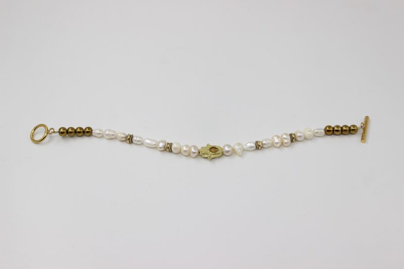 Fresh Water Pearl Gold Hamsa Beaded Bracelet - Image 4