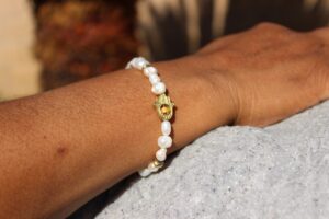 Fresh Water Pearl Gold Hamsa Beaded Bracelet